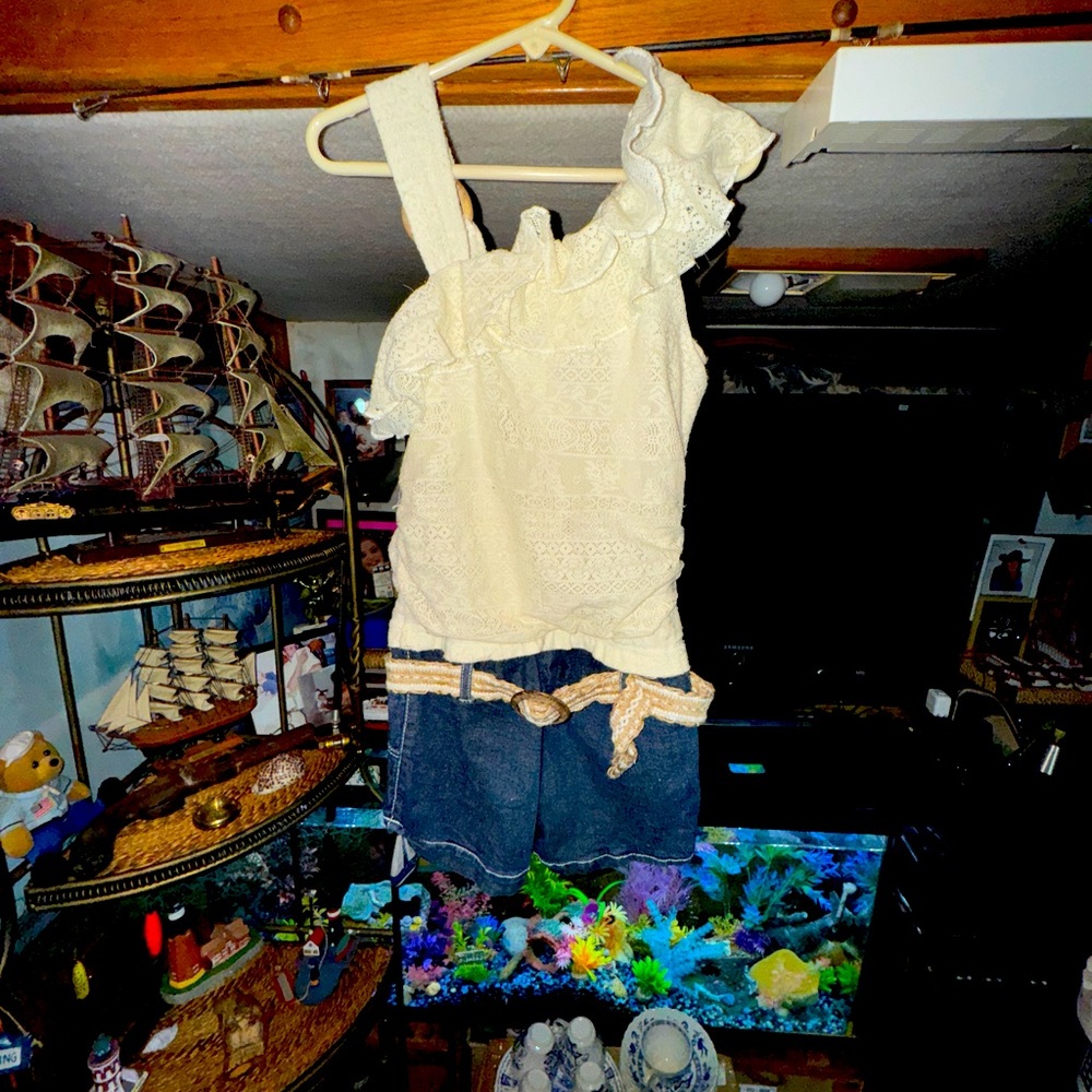 Little girls size 7 Sequin Hearts white/cream over blue jean shorts. (See tag)